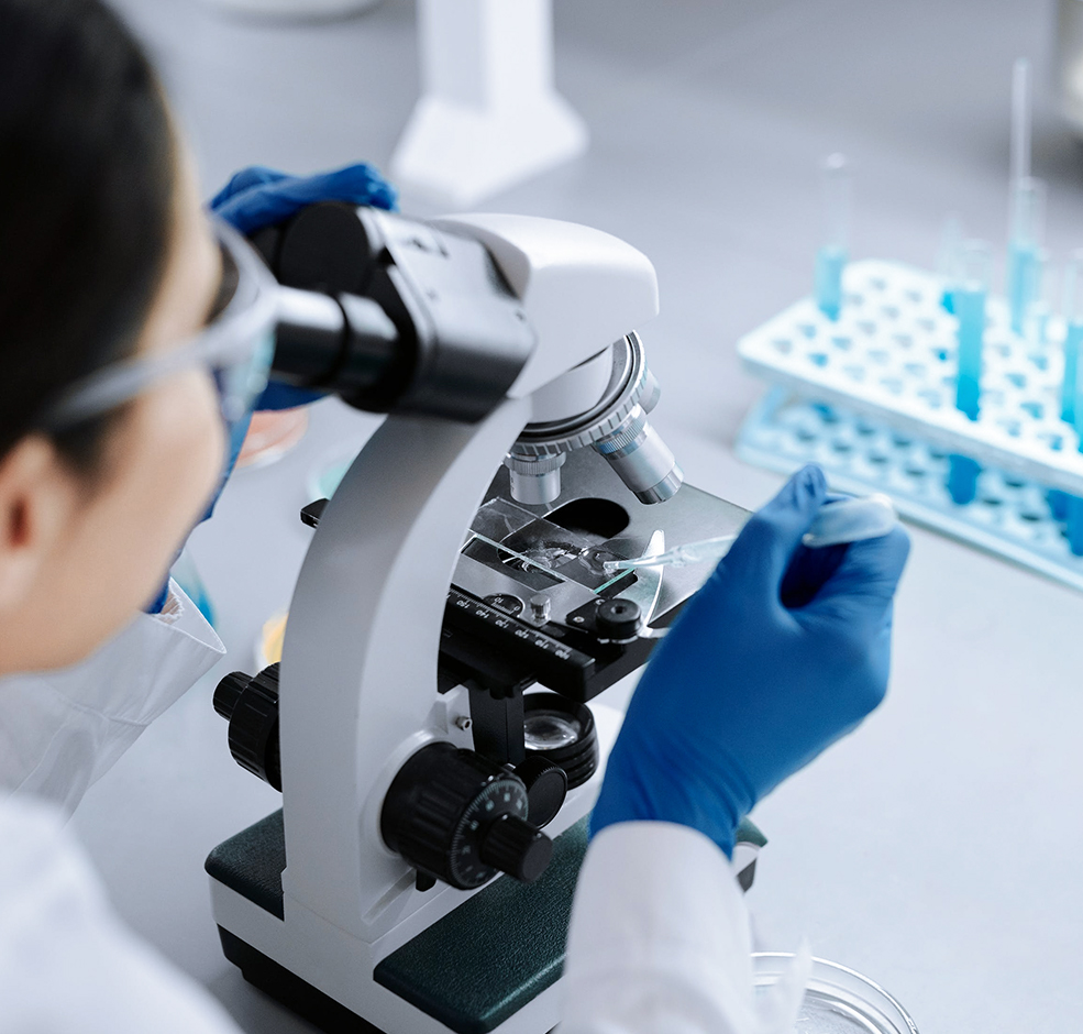 以生物技術(shù)為驅(qū)動(dòng)的高新技術(shù)企業(yè)